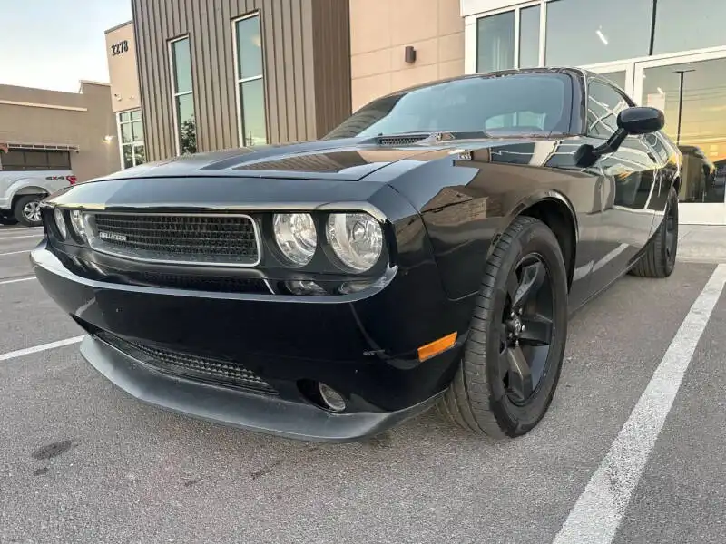 2013 Dodge Challenger SXT's photo