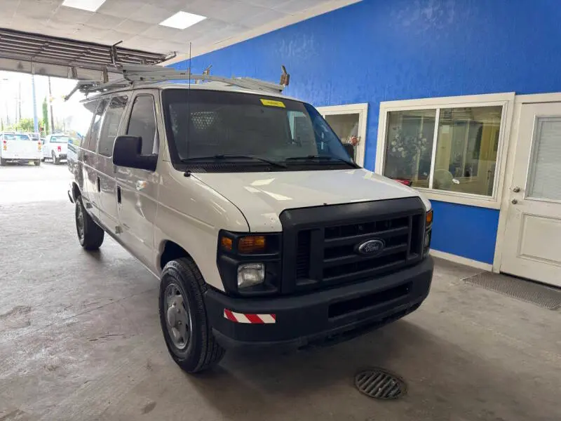 2013 Ford E-Series E-250 Van photo 5