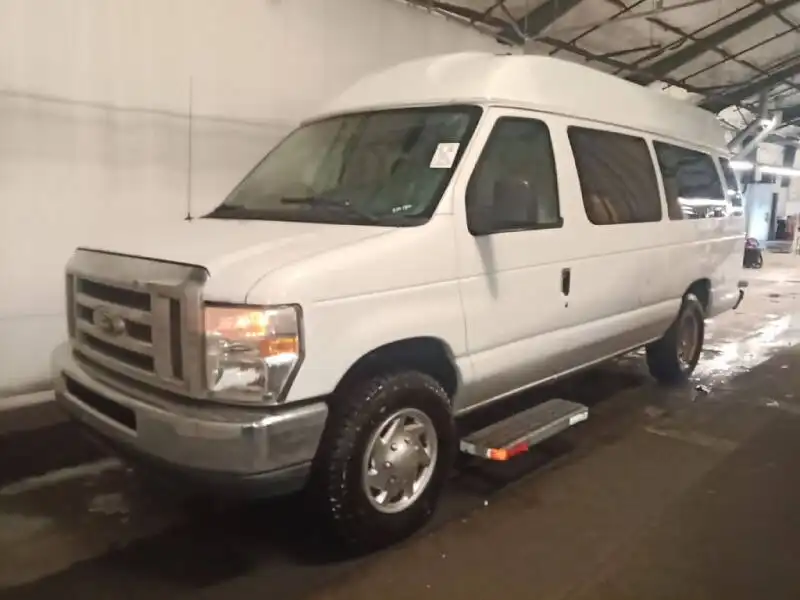 2012 Ford E-Series E-350 Super Duty Extended's photo