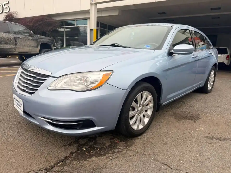 2012 Chrysler 200 Touring's photo