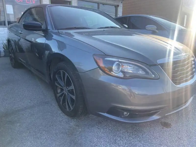 2012 Chrysler 200 S Convertible's photo