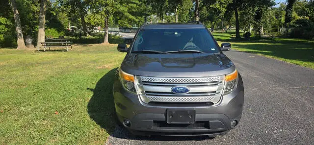 2012 Ford Explorer XLT photo 5