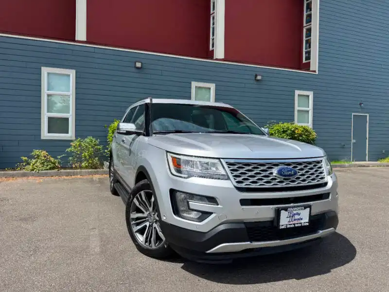 2017 Ford Explorer Platinum 4WD's photo