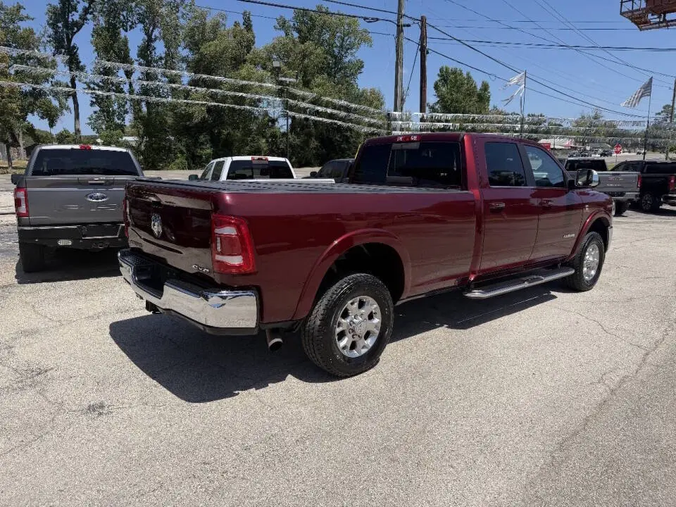 2021 RAM 3500 Laramie 4WD Crew Cab LWB photo 4