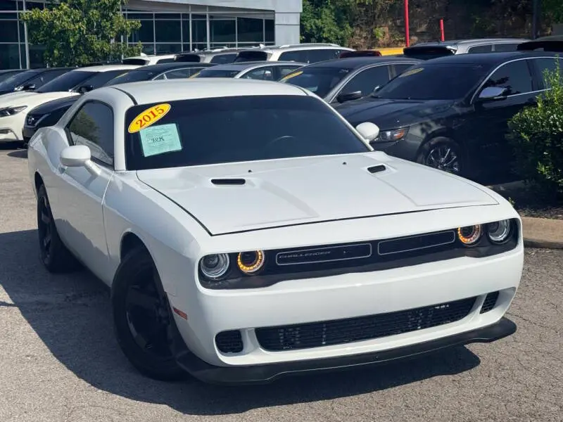 2015 Dodge Challenger SXT photo 4