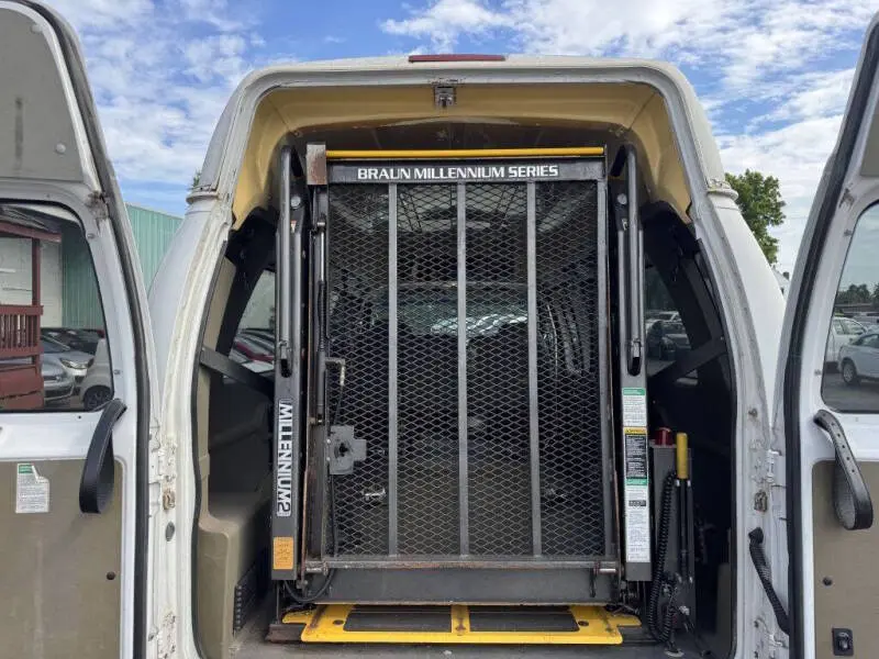 2007 Ford E-Series E-250 Extended photo 5