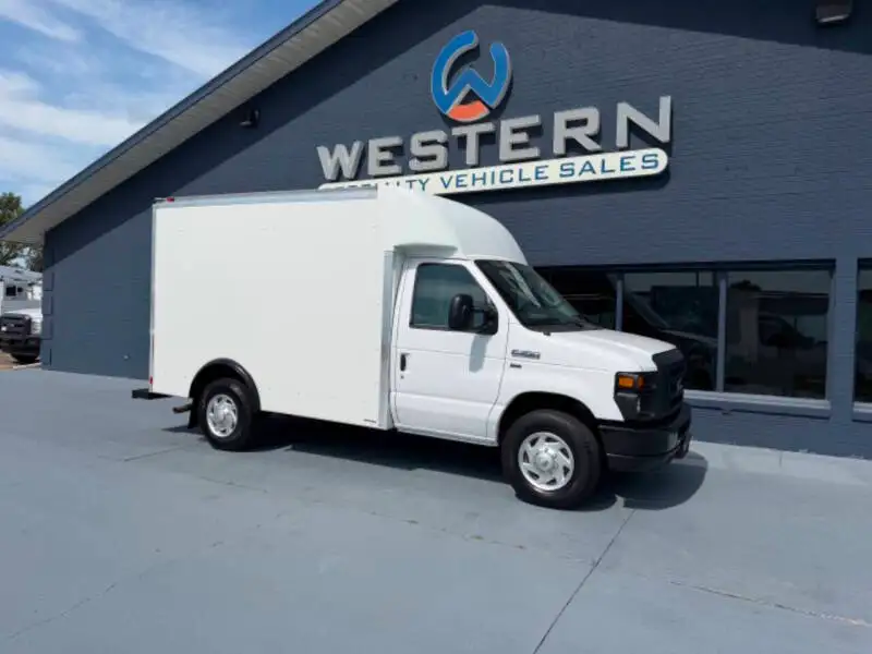 2016 Ford E-Series SRW E-350 Super Duty 138 in WB's photo