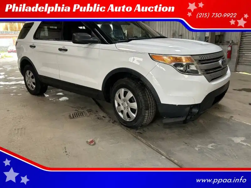 2014 Ford Explorer Base's photo