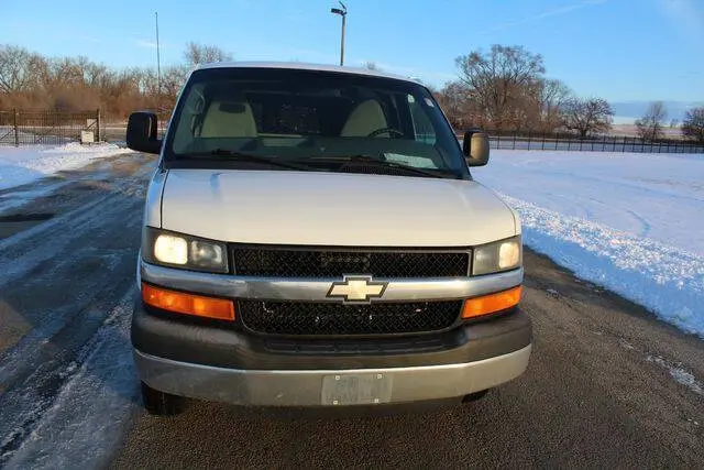 2012 Chevrolet Express 2500 LS photo 3
