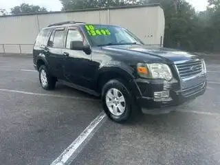 2010 Ford Explorer XLT's photo
