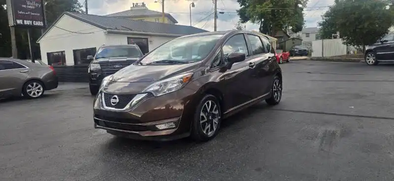 2017 Nissan Versa Note 1.6 SR CVT's photo