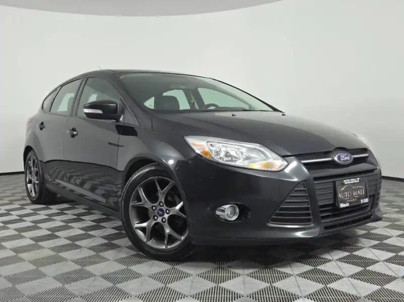 2014 Ford Focus 5 Door Hatch SE's photo