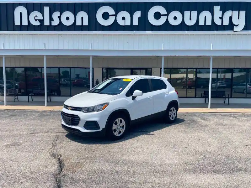 2017 Chevrolet Trax LS's photo