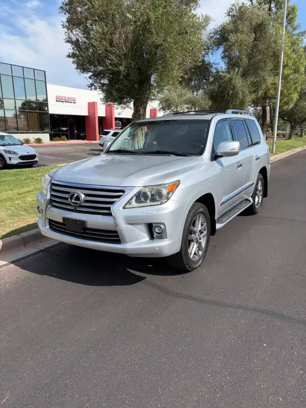 2014 Lexus LX 600 570's photo