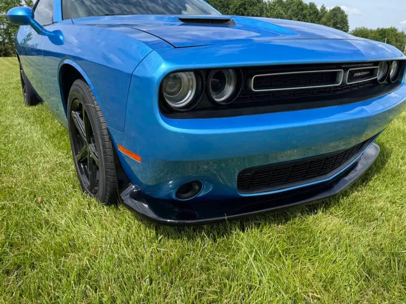 2019 Dodge Challenger SXT Auto photo 4