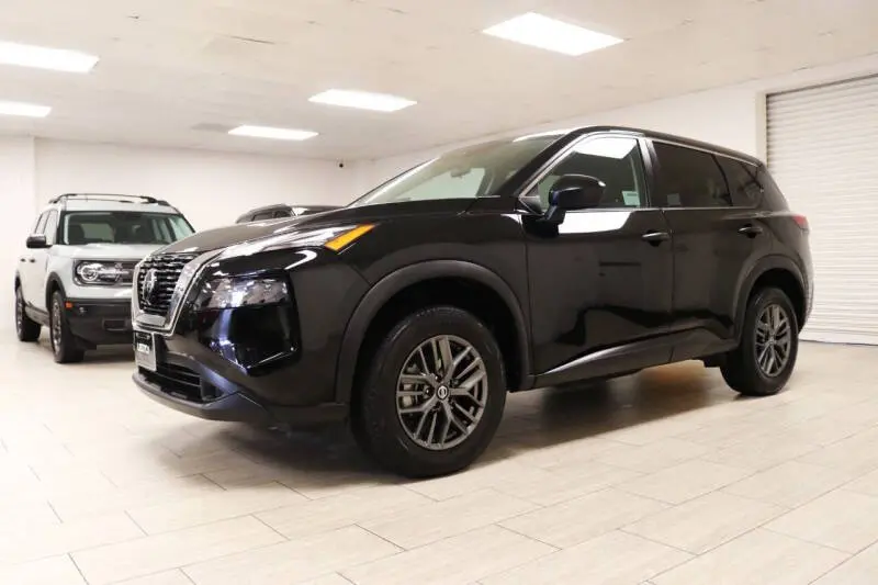 2021 Nissan Rogue S FWD photo 3
