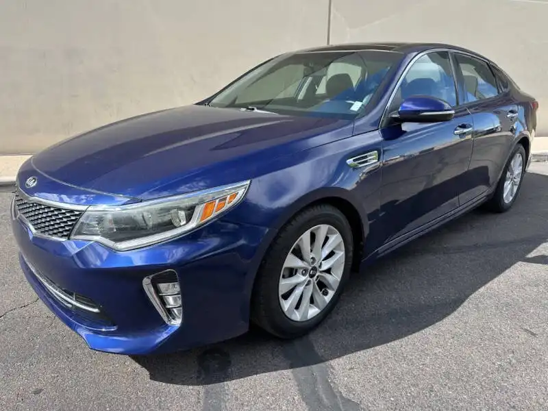 2018 Kia Optima S AT's photo