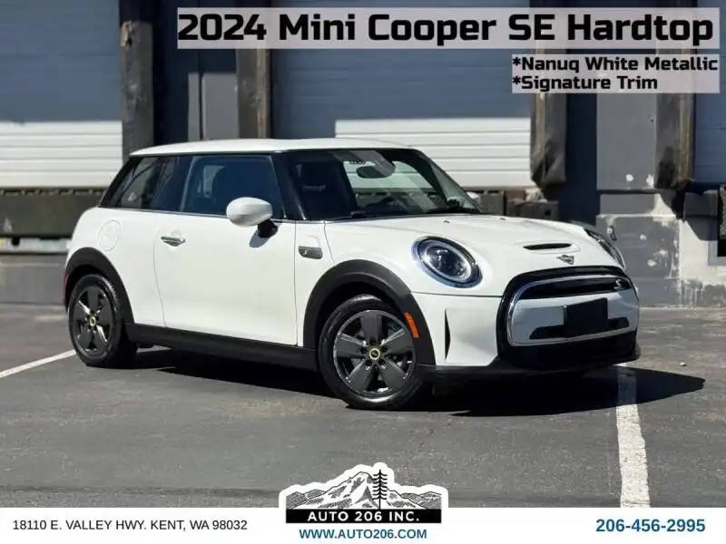 2024 MINI Hardtop Cooper SE's photo