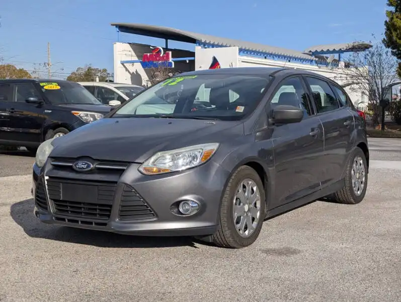 2012 Ford Focus 5 Door Hatch SE's photo