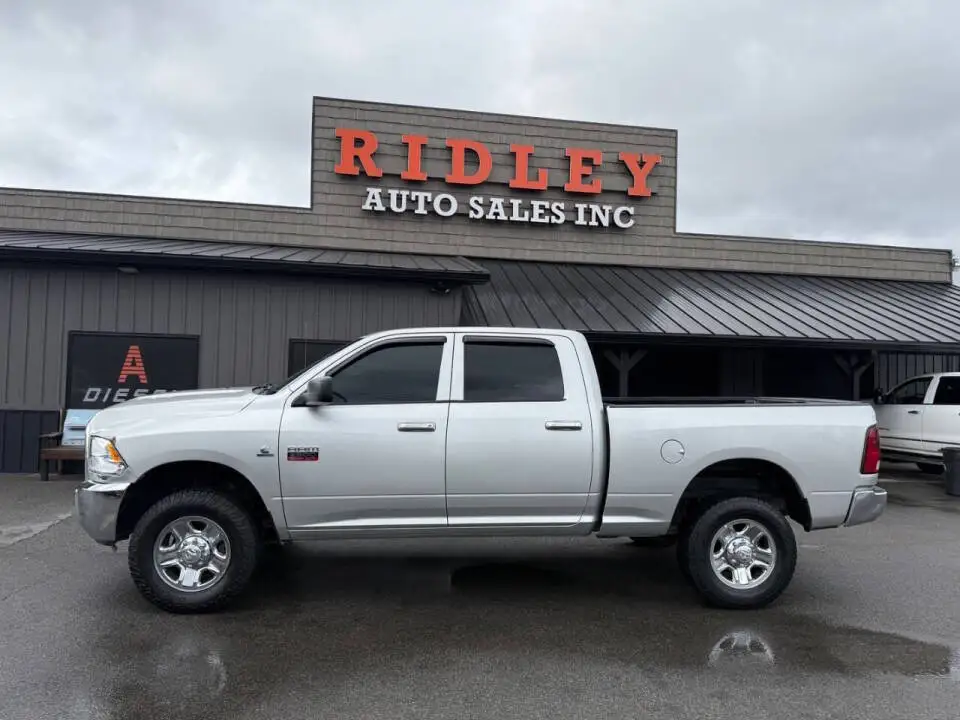 2012 RAM 2500 ST 4WD Crew Cab SWB photo 1