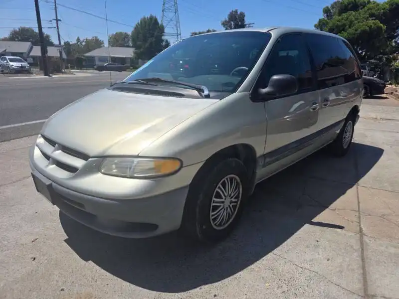 2000 Dodge Caravan SE's photo
