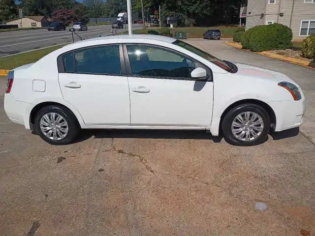 2009 Nissan Sentra 2.0's photo