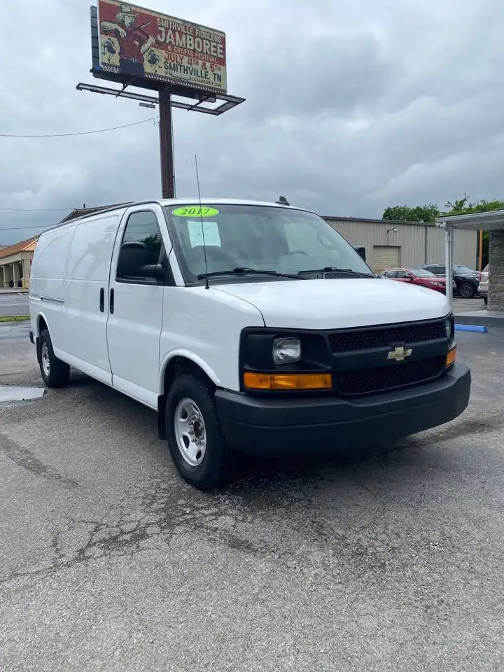 2017 Chevrolet Express 3500 Extended Work Van's photo