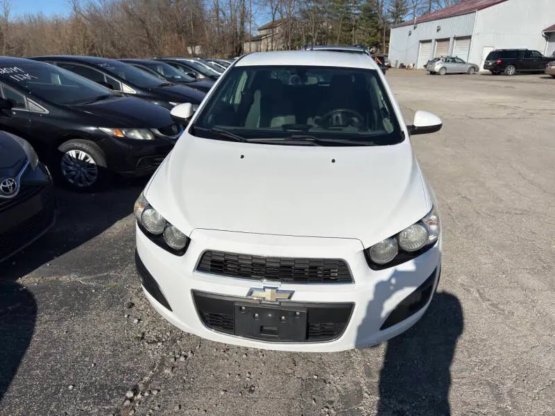 2016 Chevrolet Sonic 5dr LS Automatic photo 4