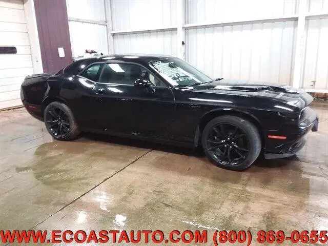 2017 Dodge Challenger SXT photo 4