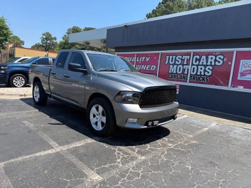 2012 RAM 1500 ST 4x4 Quad Cab photo 5