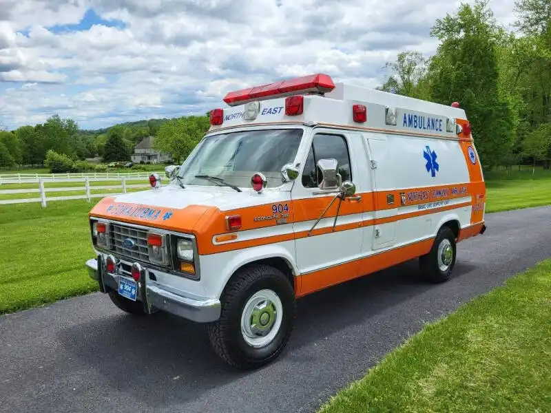 1990 Ford E-Series's photo