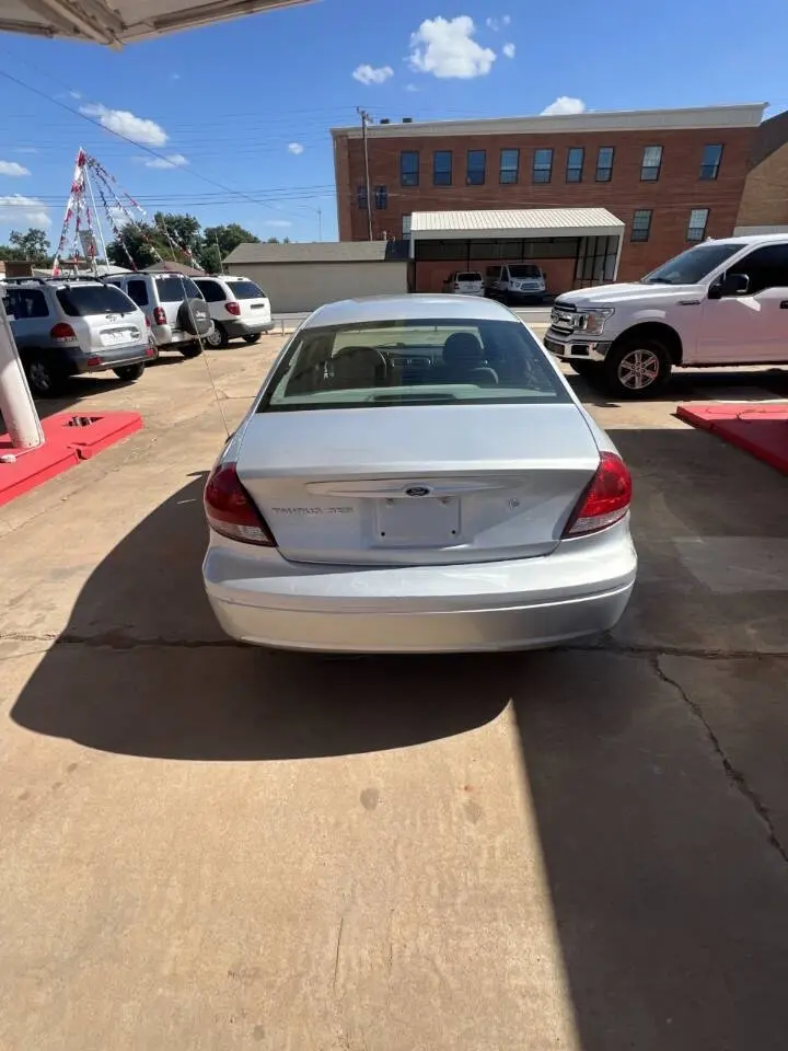 2004 Ford Taurus SES photo 3
