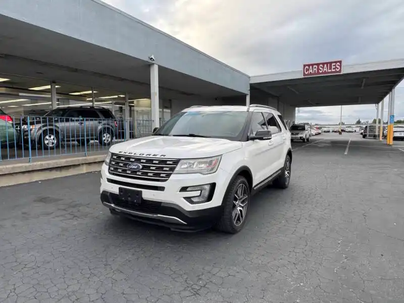 2016 Ford Explorer XLT 4WD's photo