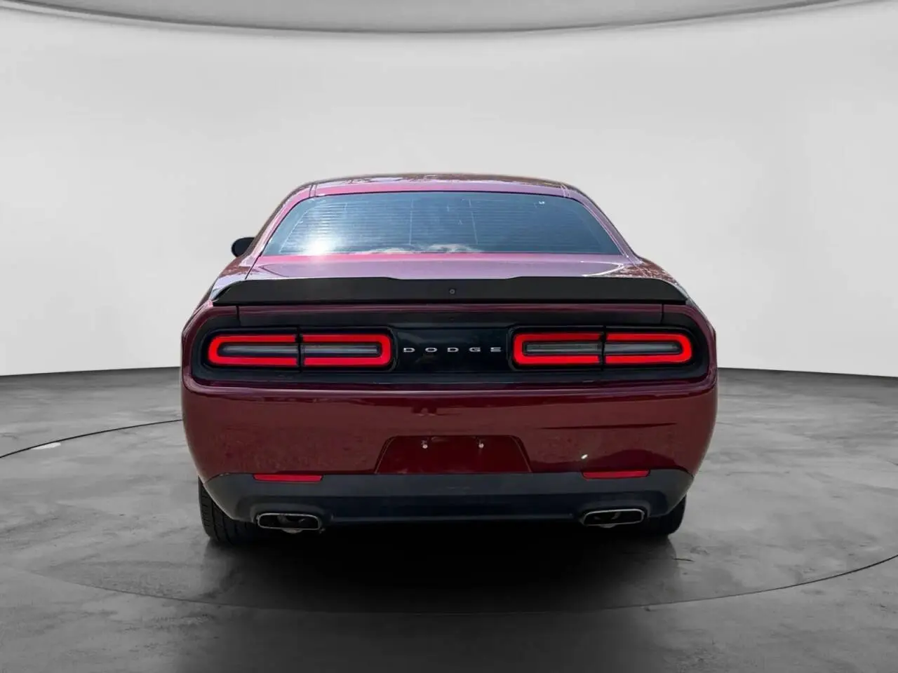 2017 Dodge Challenger SXT photo 4