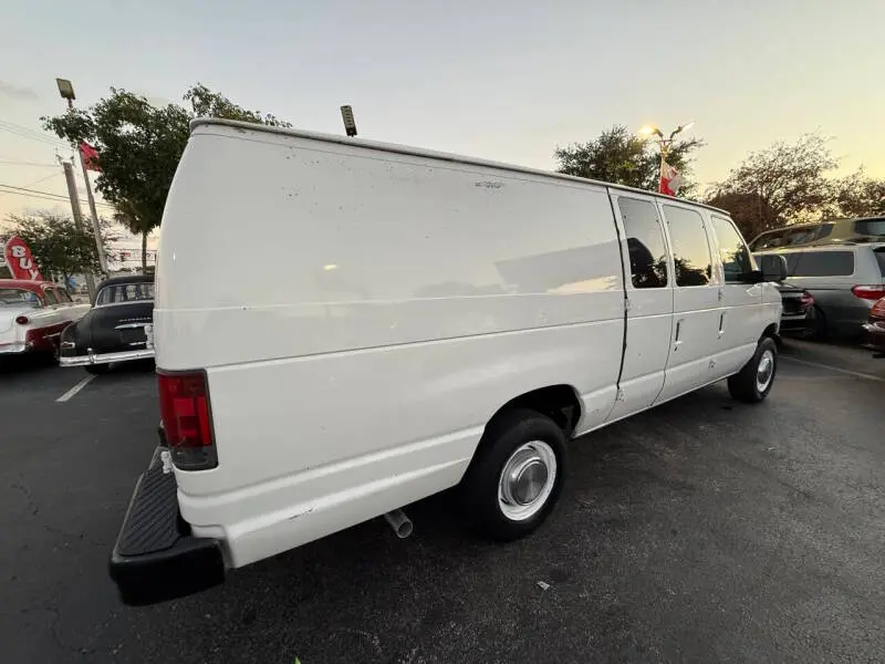 2005 Ford E-Series E-250 Extended photo 5