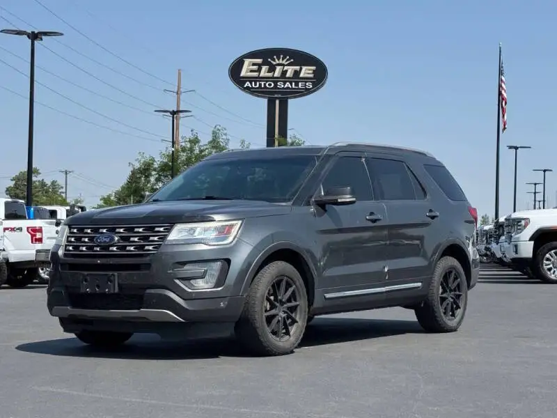 2017 Ford Explorer XLT 4WD photo 1
