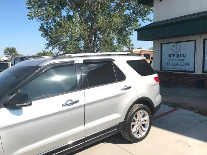 2014 Ford Explorer XLT 4WD photo 1