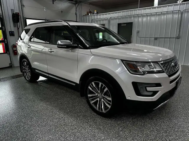 2017 Ford Explorer Platinum 4WD photo 4