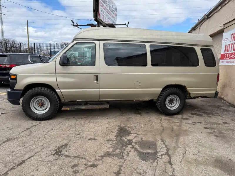 2009 Ford E-Series E-350 XLT Super Duty Extended photo 5
