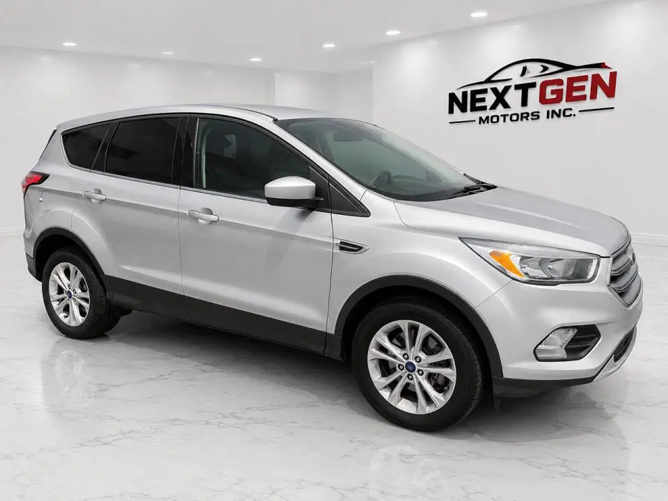 2017 Ford Escape SE 4WD photo 3