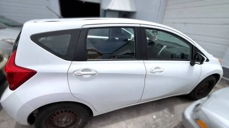 2015 Nissan Versa Note 1.6 S Plus CVT photo 3