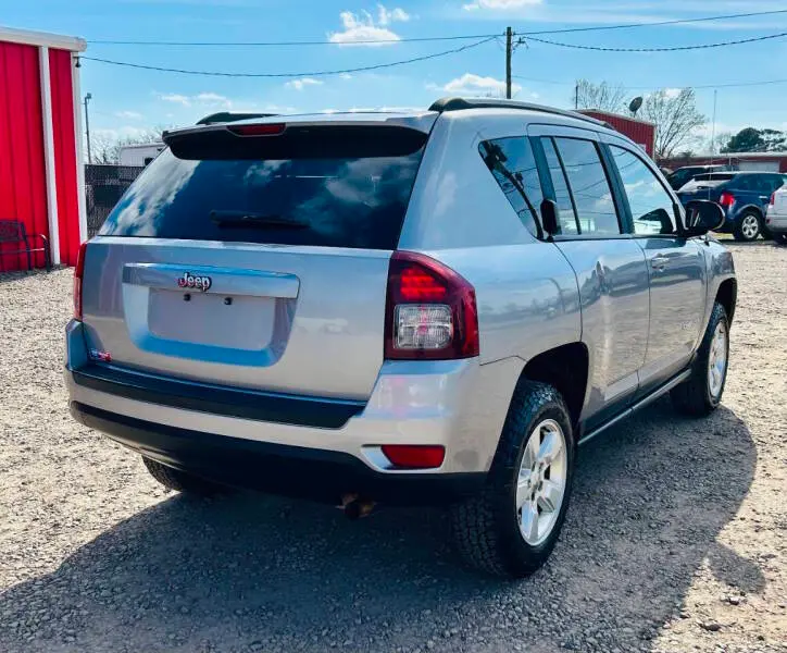 2015 Jeep Compass Sport photo 3