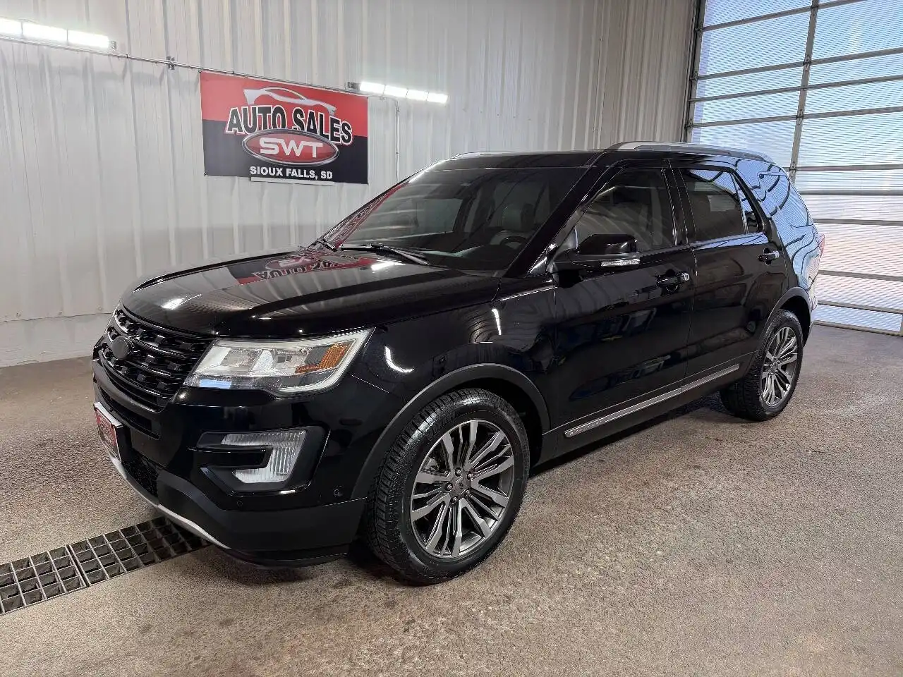 2016 Ford Explorer Platinum 4WD's photo