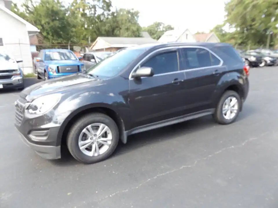2016 Chevrolet Equinox LS's photo