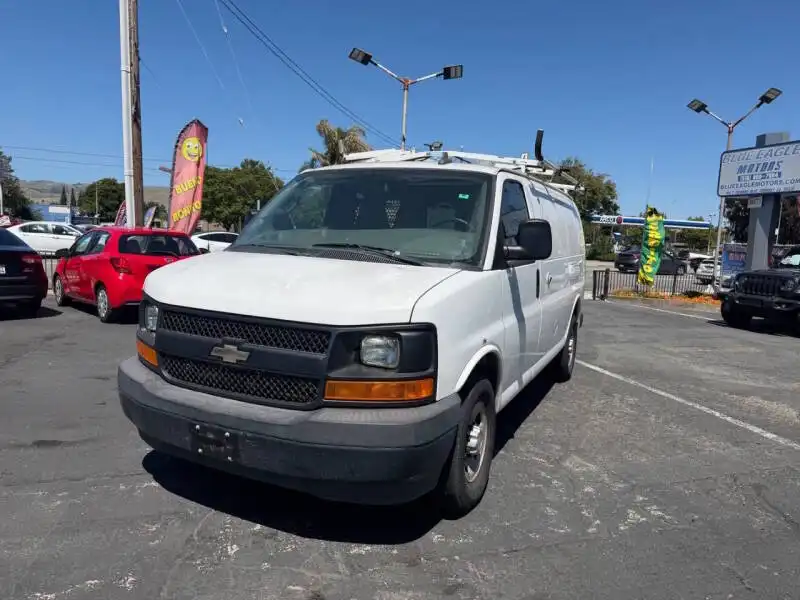 2017 Chevrolet Express 2500 Work Van HD's photo