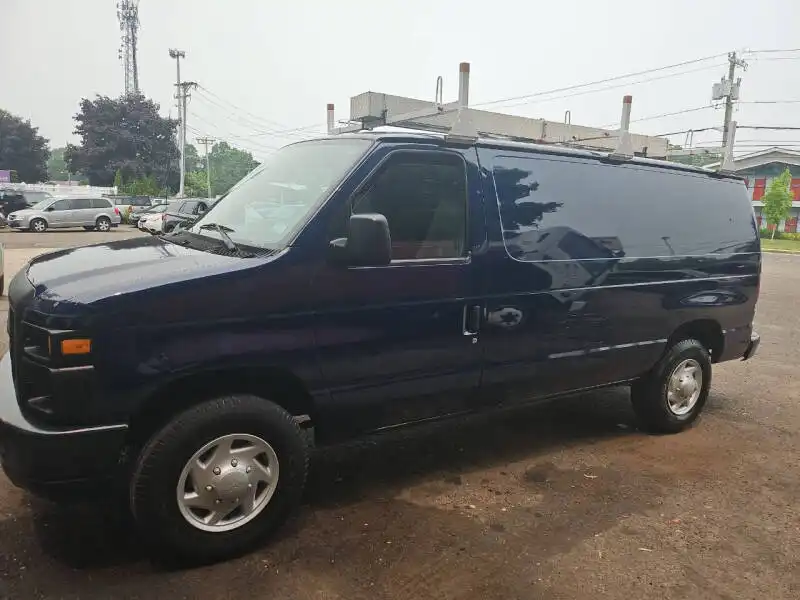 2008 Ford E-Series E-250 Van's photo