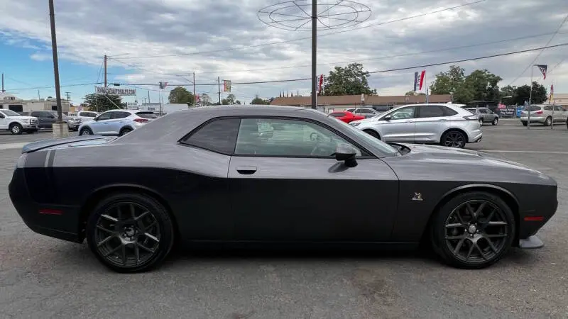 2016 Dodge Challenger Scat Pack photo 3