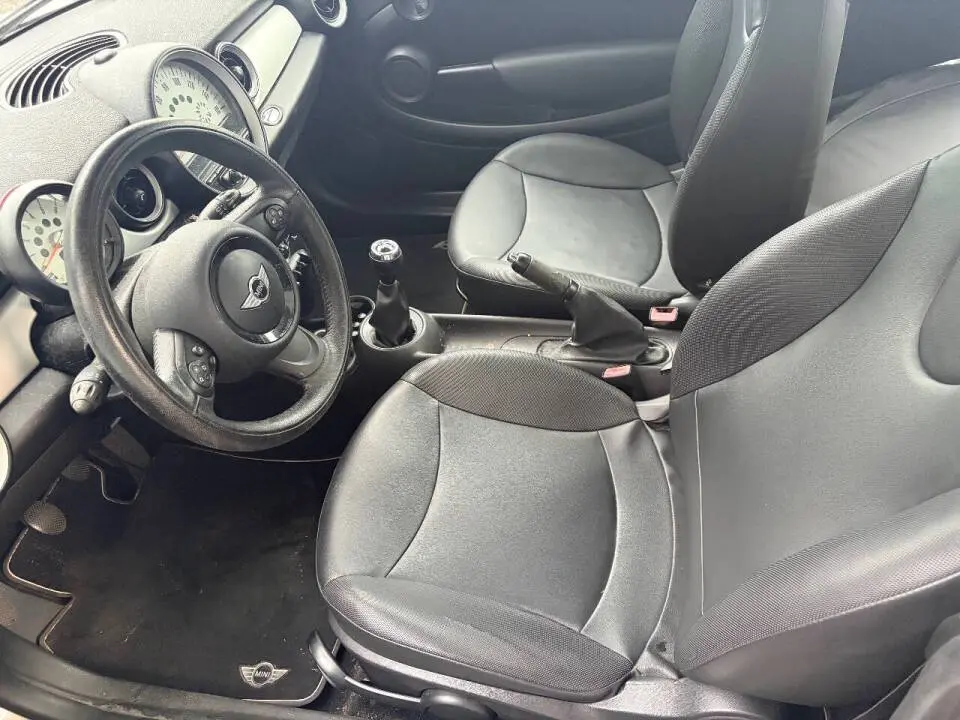 2012 MINI Cooper Base photo 5
