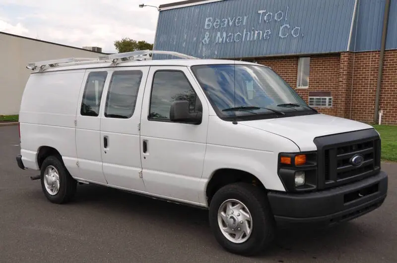 2011 Ford E-Series E-150 Van photo 4