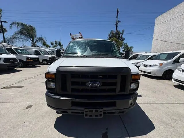 2011 Ford E-Series E-150 Van photo 4